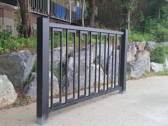 블랙 철제 난간 휀스